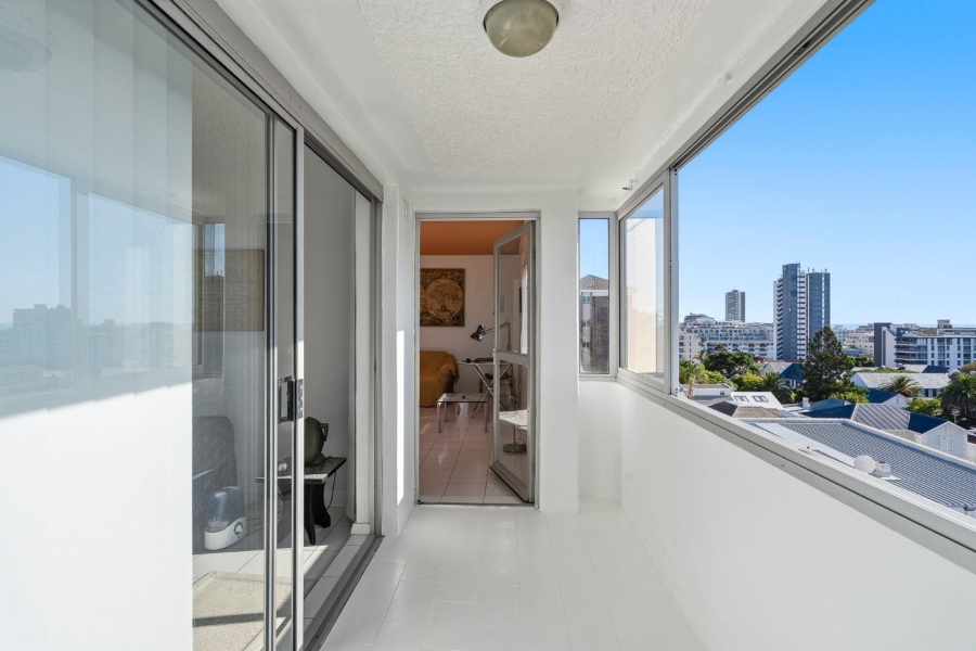 To Let 2 Bedroom Property for Rent in Sea Point Western Cape